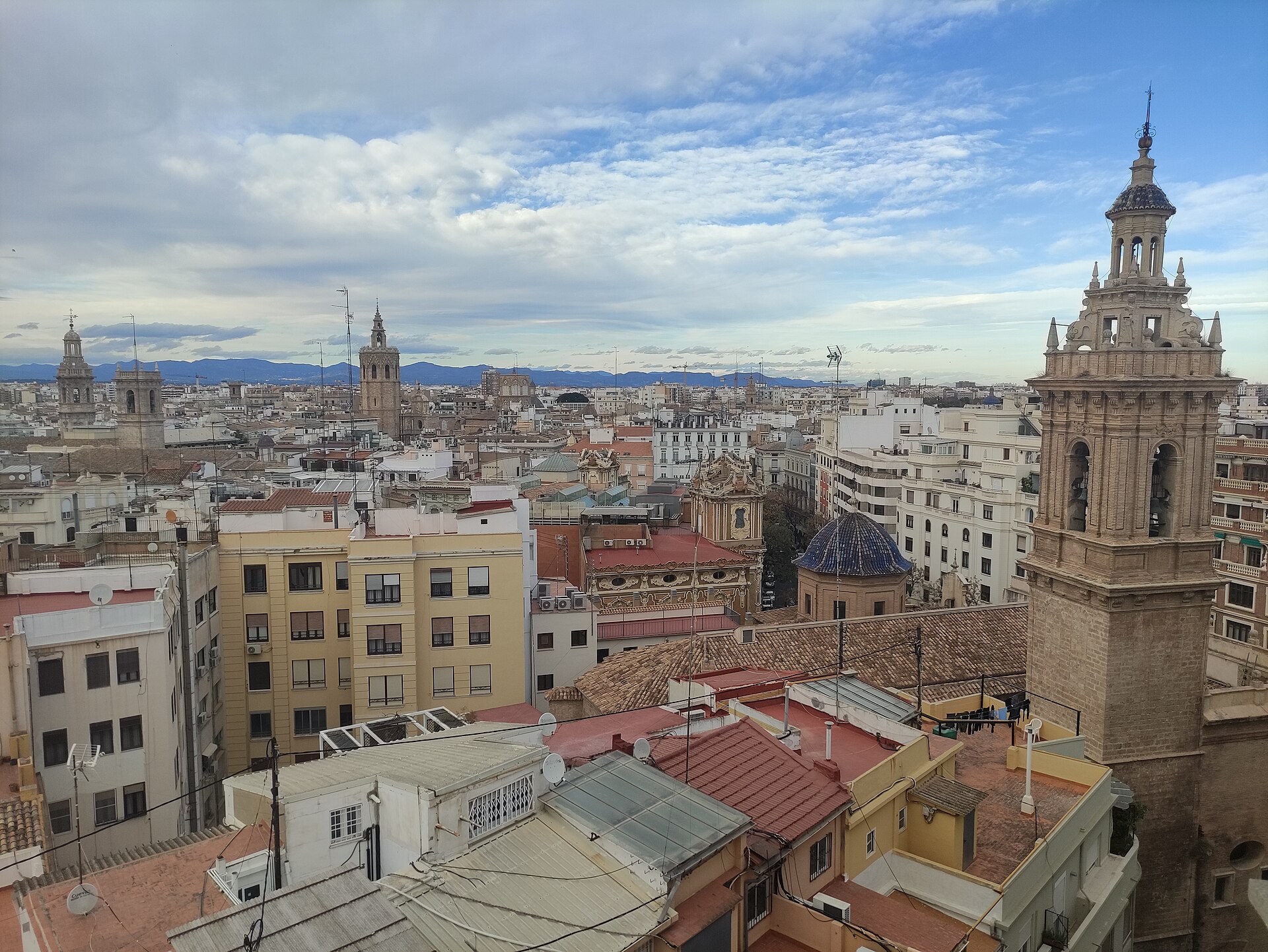 Grandes plataformas y proyectos a medida sostienen el mercado logístico valenciano